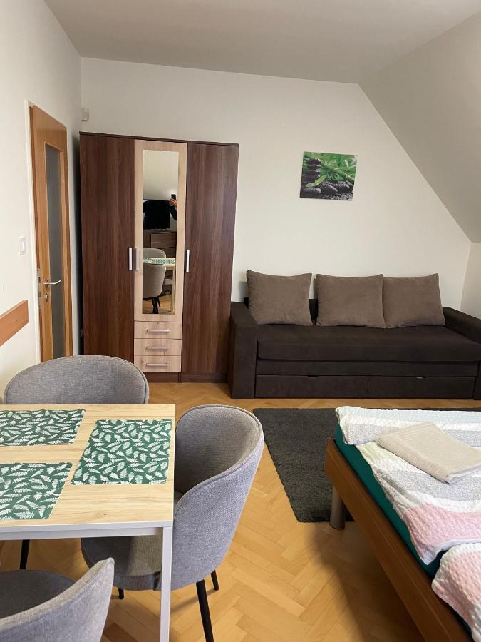 Kuenszler Apartmanhaz Leilighet Zamárdi Eksteriør bilde